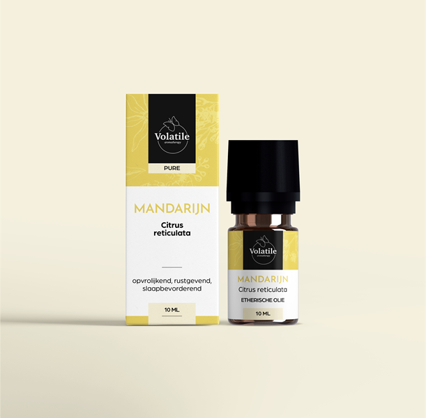 Volatile Mandarijn essential oil bottle, 10ml, showcasing the amber glass container and label with citrus imagery.