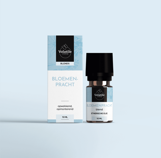 Volatile Bloemenpracht 10ml essential oil bottle with floral design label, featuring clear glass container and white cap.