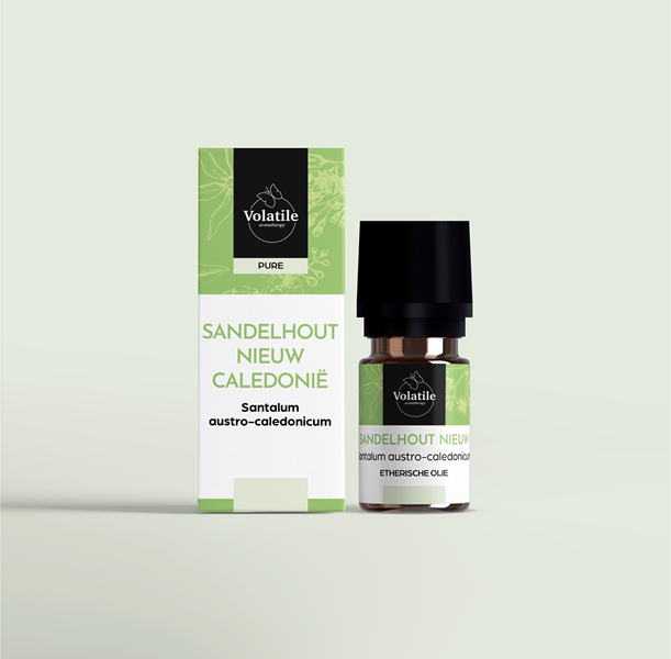 Volatile Sandelhout Nieuw Caledonie essential oil in 5ml bottle, featuring a clear glass container with a white cap.