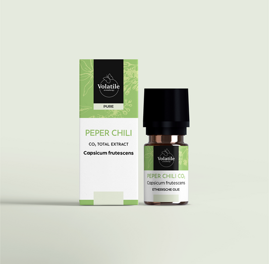 Volatile Peper chili CO2 essential oil bottle, 5ml, natural chili pepper aroma, for aromatherapy and wellness.