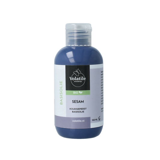 Volatile Sesam koud geperst lichaamsverzorging fles met 100 ml inhoud, close-up van de productverpakking.