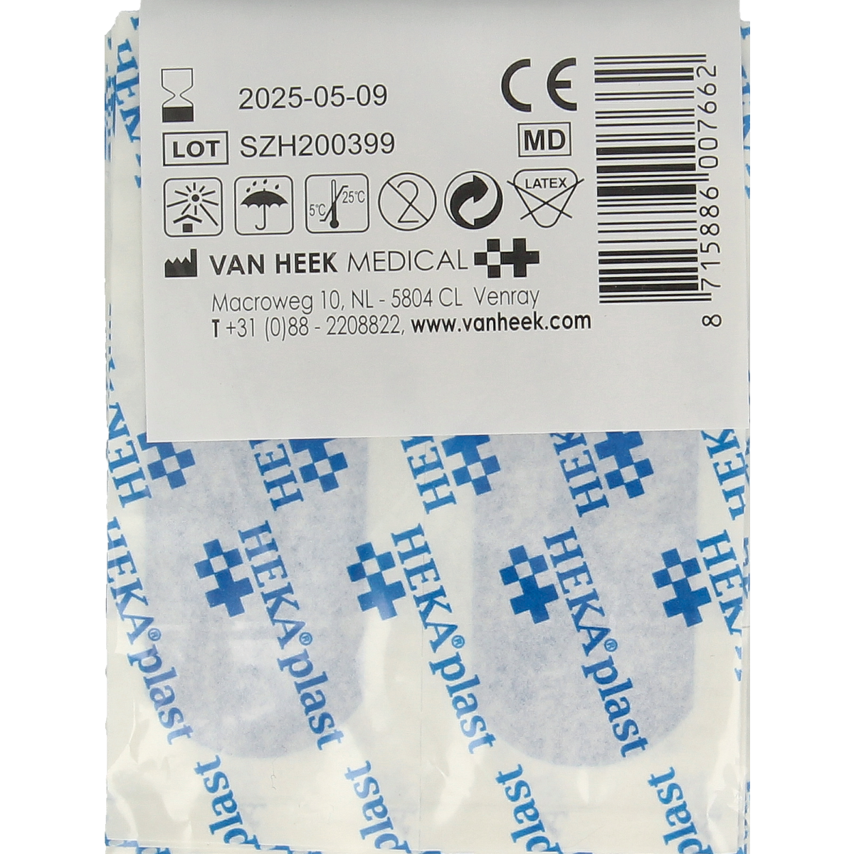 Blue Heka adhesive bandages, 72 x 25mm, shown in a pack of 25 for wound care and first aid purposes.