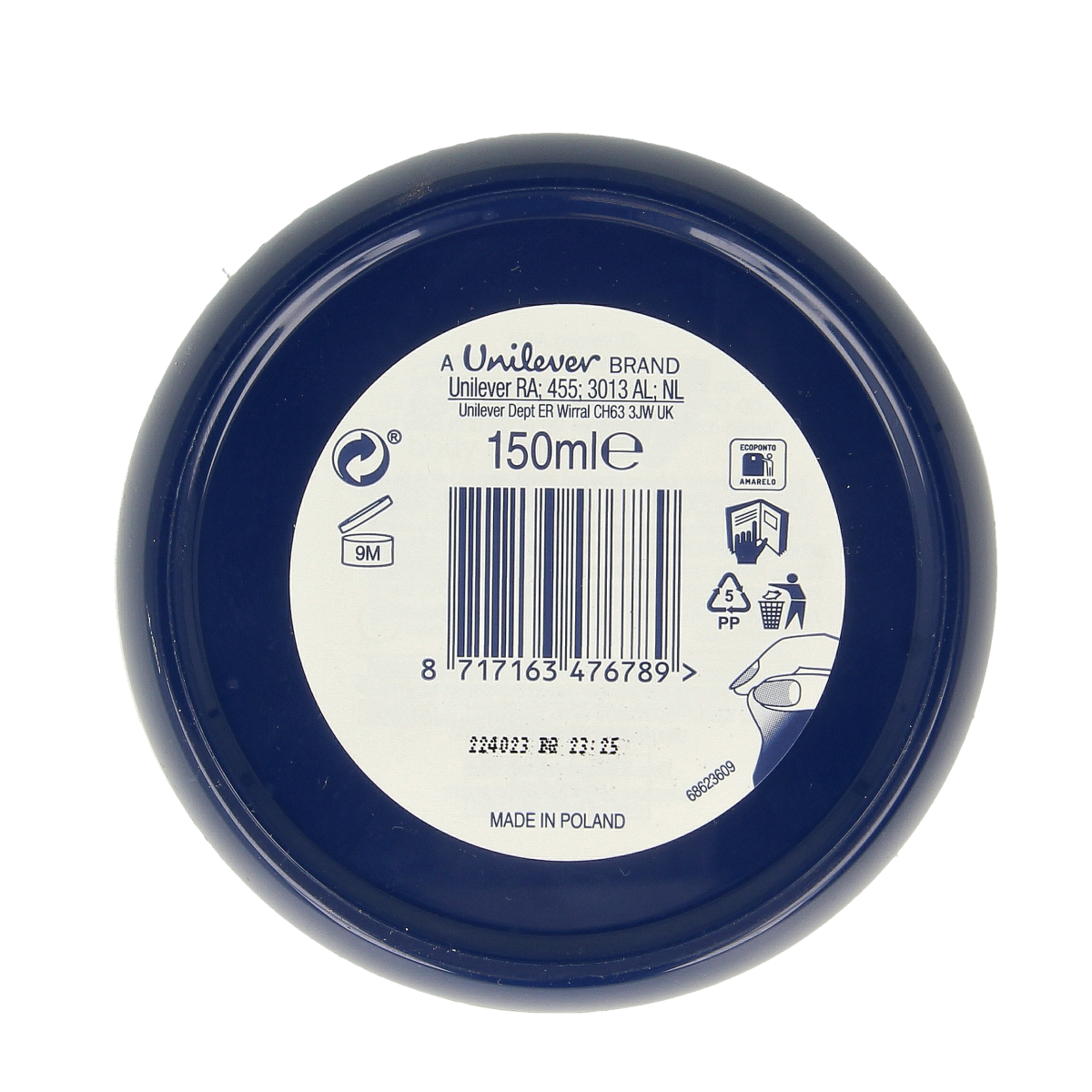 Dove voedende bodycrème in 150ml tube, smooth and moisturizing body care product with Dove branding.