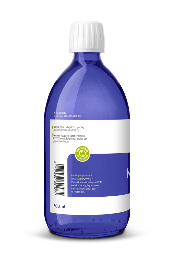 Bottle of Vitakruid MCT Olie C8, 100% pure and sustainable coconut oil, 500ml, in a clear plastic container.