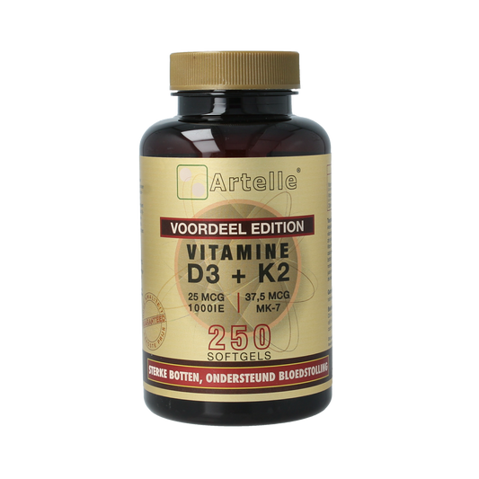 Artelle Vitamin D3 25mcg and K2 37.5mcg softgels, dietary supplement with multivitamin blend, shown in a bottle.