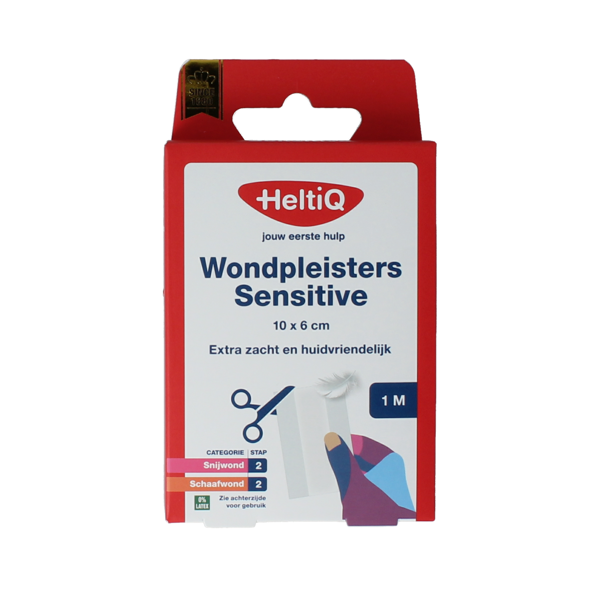 Heltiq Wondpleister sensitive 1mx6cm adhesive bandage on skin, designed for wound protection and comfort.