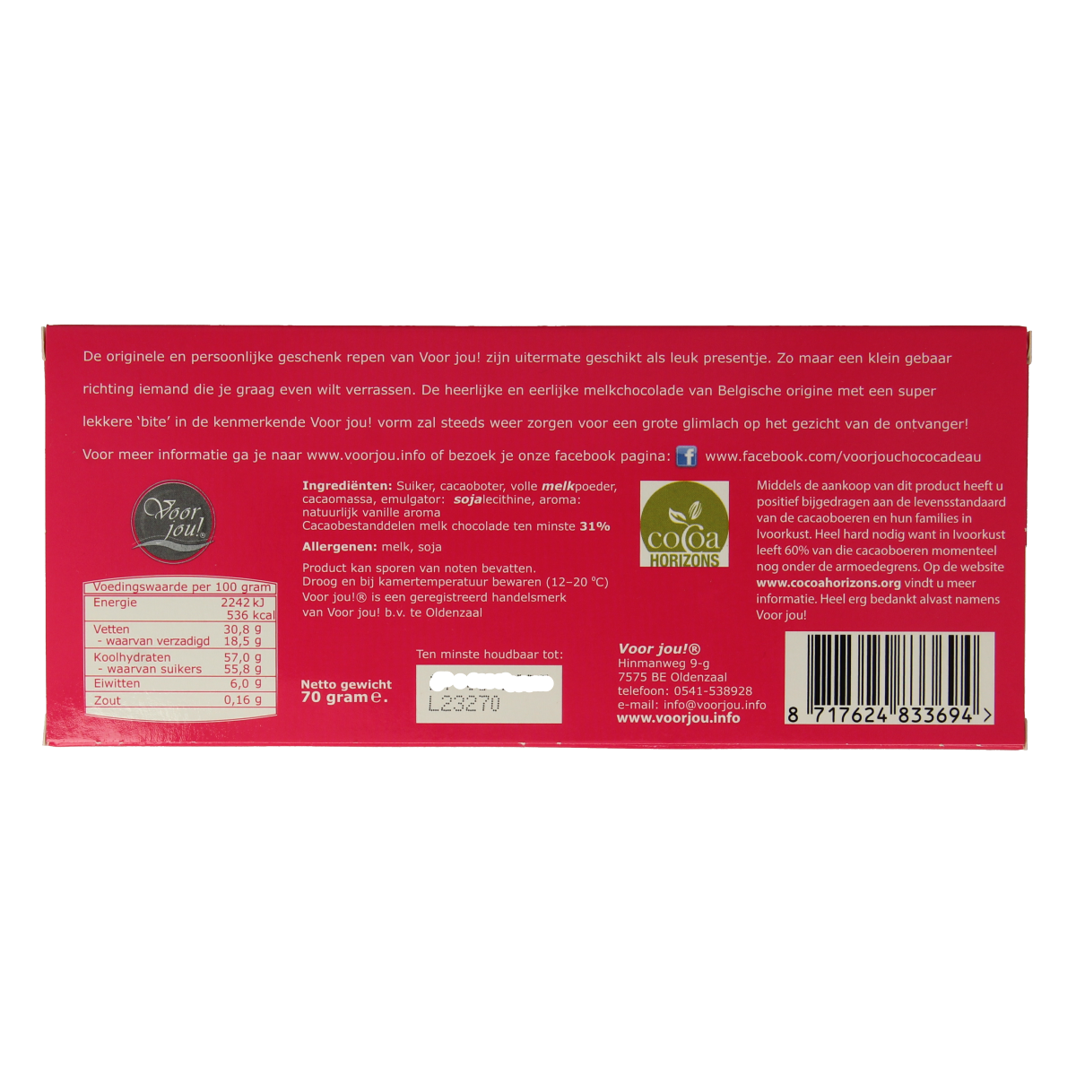 Voor Jou! Wensreep dikke zoen chocolade bar, 70g, with colorful packaging and chocolate lettering, close-up shot.