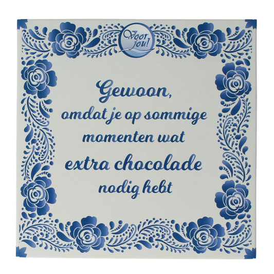 Voor Jou! Delftsblauw chocolade wensreep, 75g, with traditional blue floral design on the chocolate bar.