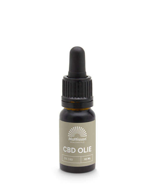 Mattisson CBD olie 5% herbal supplement in a 10ml dropper bottle, featuring a clear liquid and a health-focused packaging design.