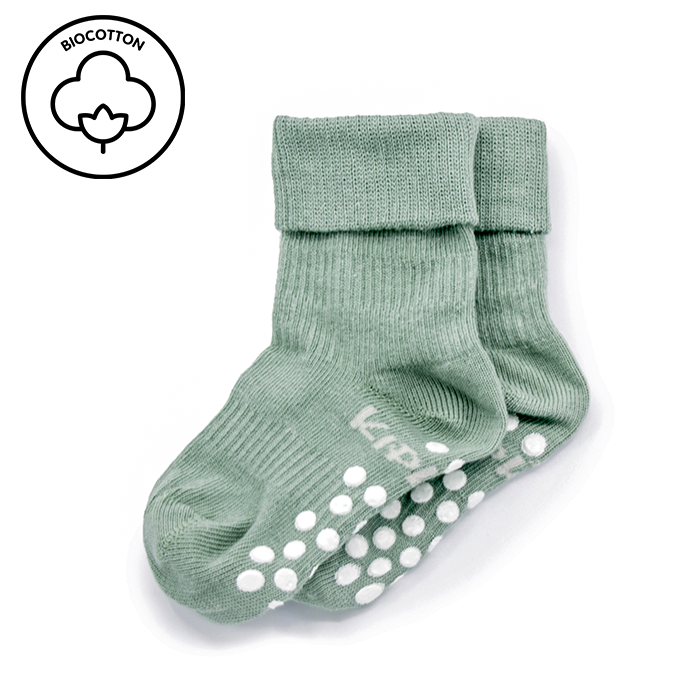 KipKep Blijf baby sokken with antislip soles in pale green for 12-18 months, pair of toddler socks for early walking.