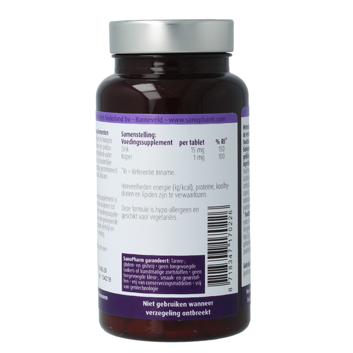 SanoPharm Zink 15mg and koper 1mg mineral supplement tablets in blister pack, focus on zinc and copper tablets.