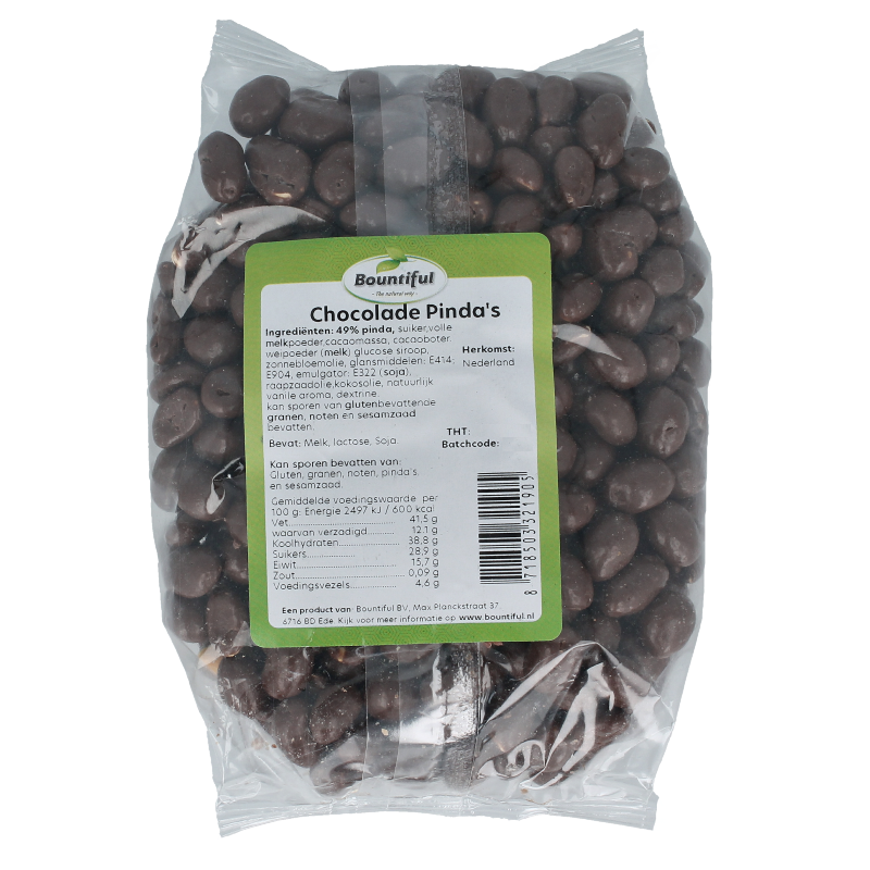 Bountiful Chocolade Pinda's snack in a 500 gram package, featuring chocolate-coated peanuts in a clear bag.