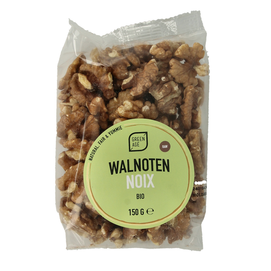Raw Greenage Walnoten bio, 150g, showcasing fresh, natural walnuts from Greenage superfoods in a clear package.