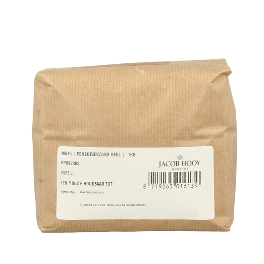 Jacob Hooy Fenegriekzaad, 1 kg, whole fenugreek seeds in a clear bag, used for cooking and herbal remedies.