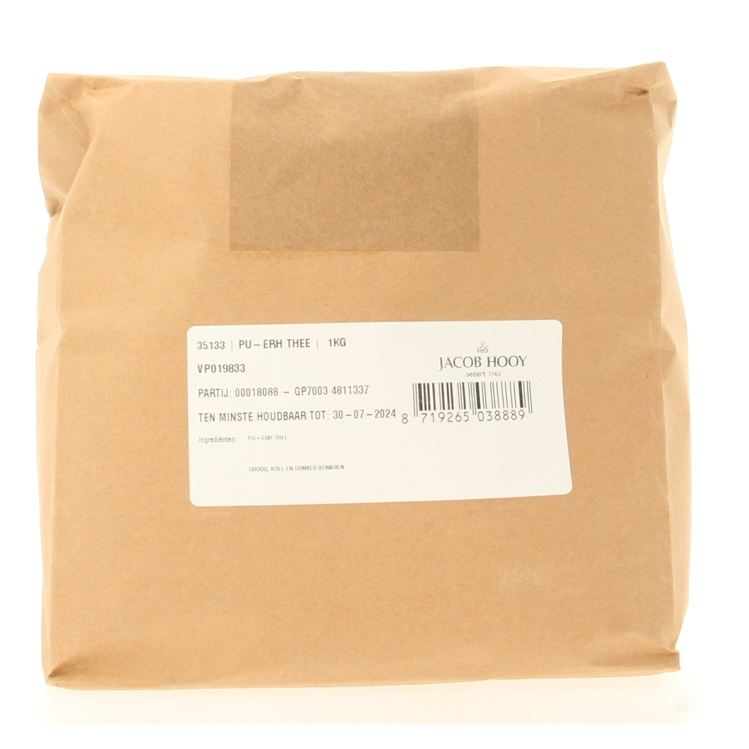 Jacob Hooy Pu Erh thee in a 1kg package, traditional Chinese fermented tea, with a dark, rich appearance in a resealable bag.
