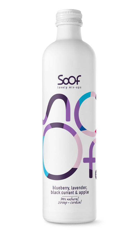 Soof Drinks blauwe bes lavendel zwarte bes en appel siroop in 340ml fles, fruitige en bloemige smaak voor dranken en sappen