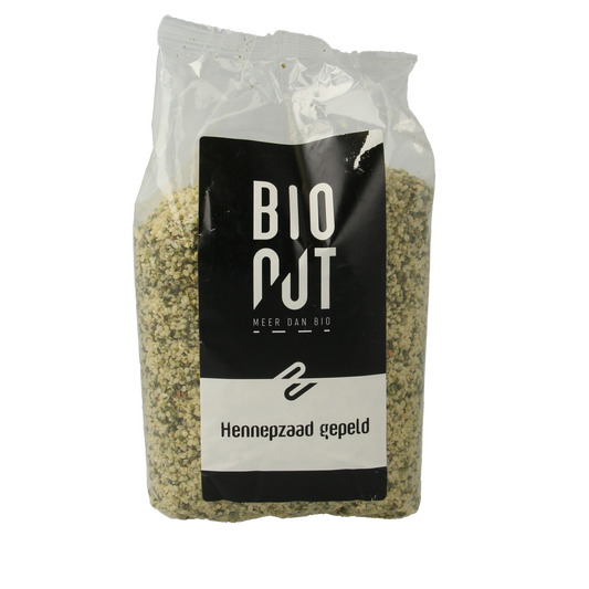 Bionut organic shelled hemp seeds in a 500g package, raw superfood with green hemp seeds on the product label