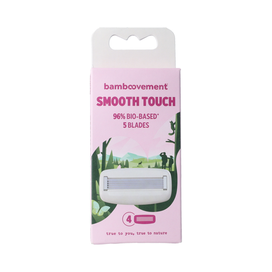 Bamboovement Smooth Touch Scheermes with four refill blades, a traditional shaving instrument made of bamboo for a smooth shave.