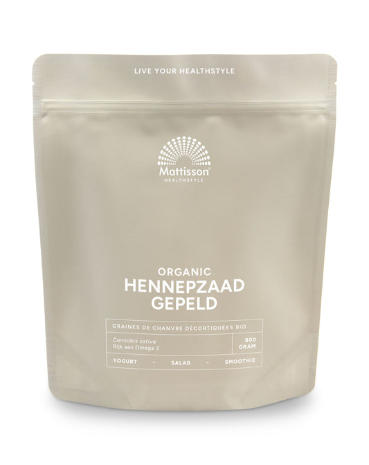 Raw organic hemp seeds from Mattisson, 800g package, displaying shelled hemp seeds in a clear view.