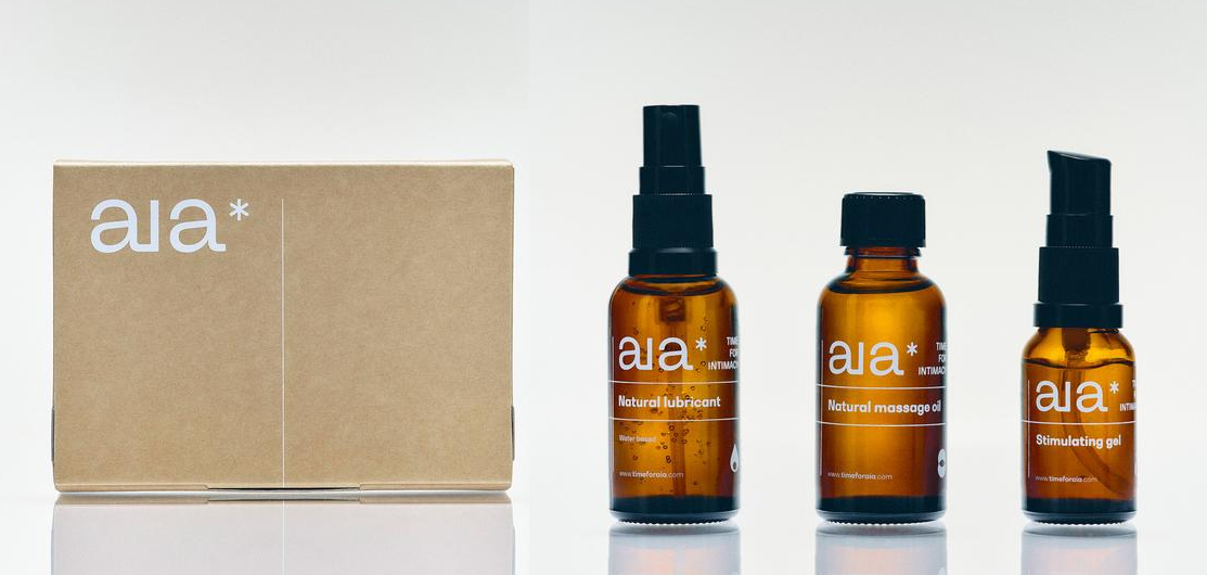 Aia* Intimacy Essentials Box 1.00 Set with various erotiek products in black packaging, designed for intimate pleasure.