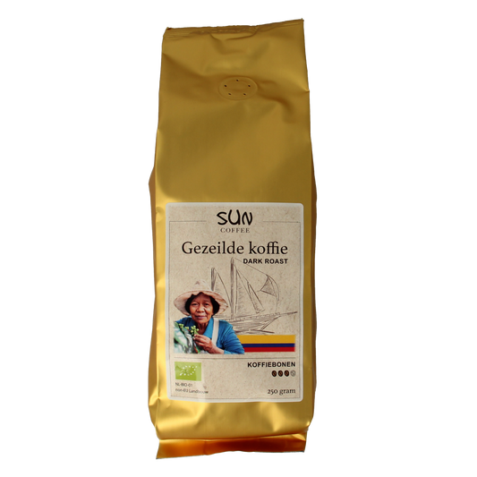 SUN Coffee Gezeilde koffiebonen dark roast bio in 250g package, showing fresh coffee beans with a dark roast finish.