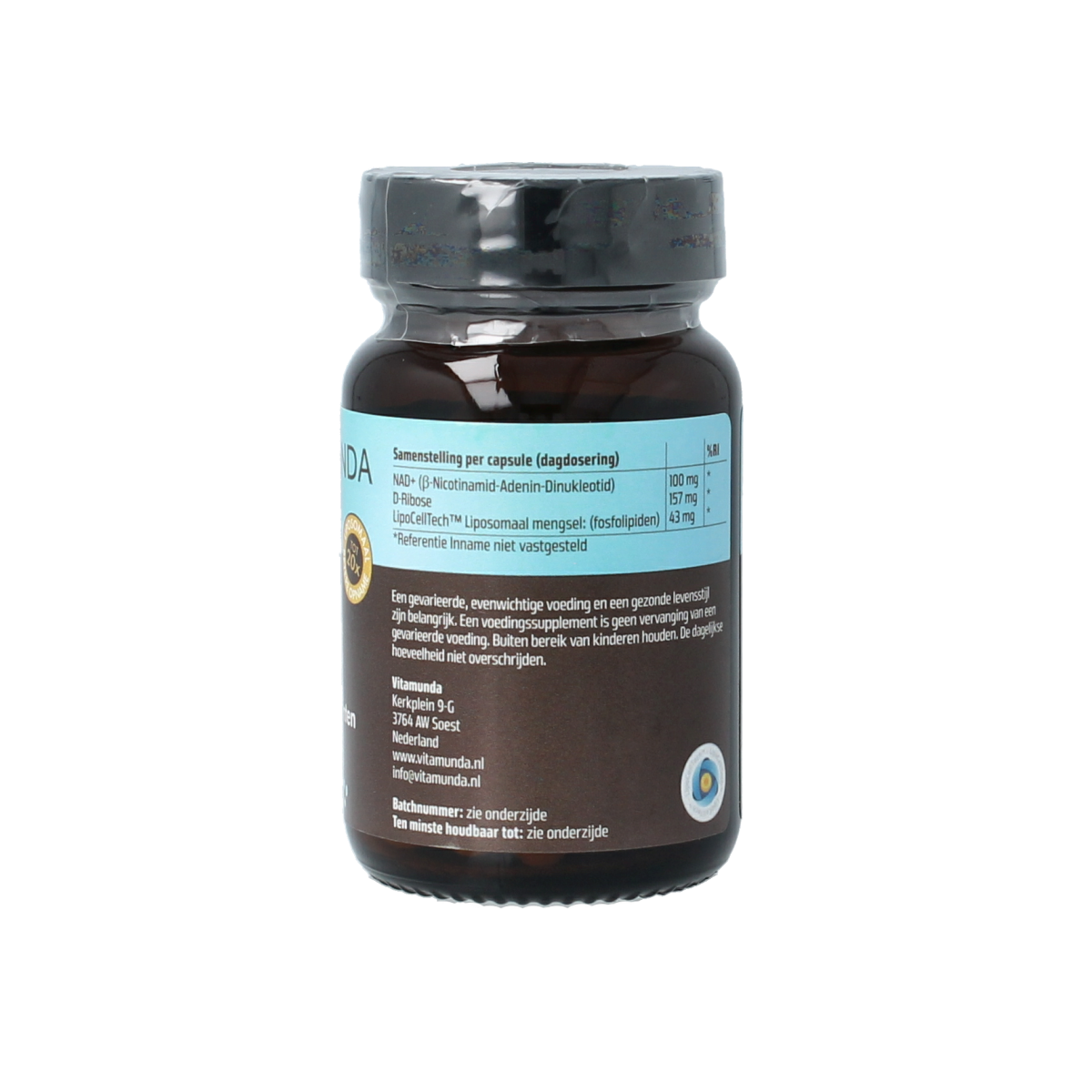 Vitamunda Liposomale NAD+ capsules, dietary supplement in a white bottle with label, showing 30 capsules for energy support.