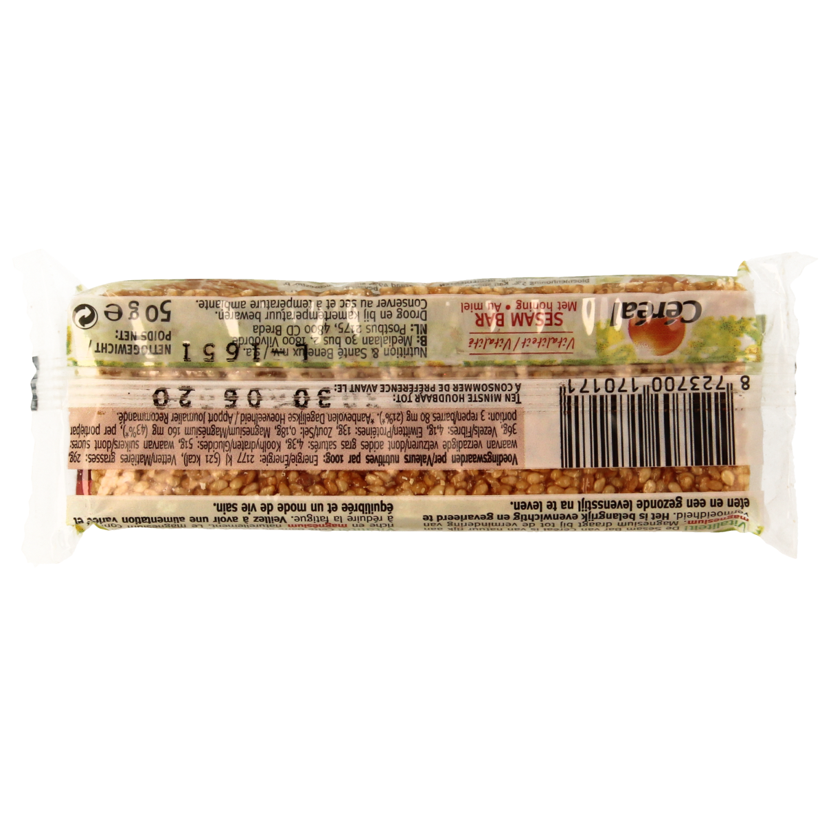 Cereal Sesambar snack in 50g package, crunchy sesame seed snack from Cereal brand, close-up view of the product.