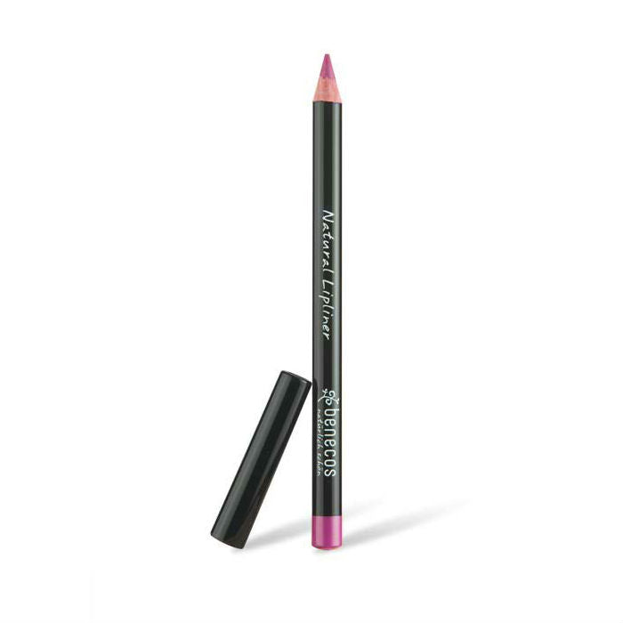Benecos natural beauty pink lipliner in a makeup product image, showcasing the natural lipliner pencil for defined lips