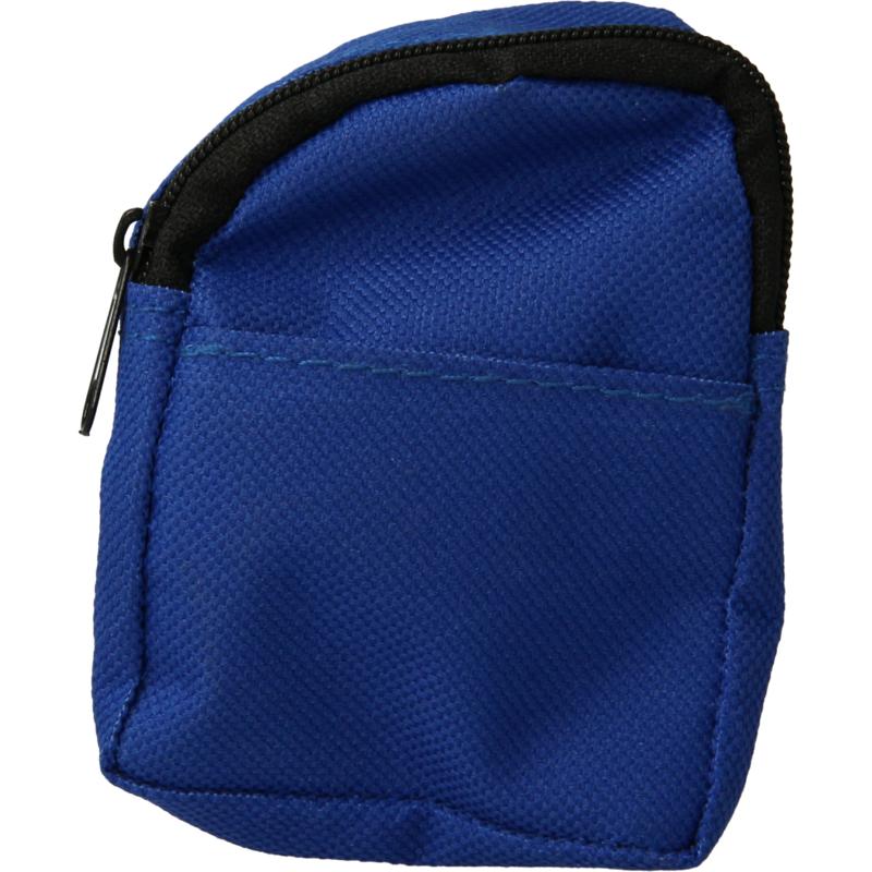 Hekaredd EHBO set with unprinted, non-sterile first aid supplies in a compact red backpack for emergency use.