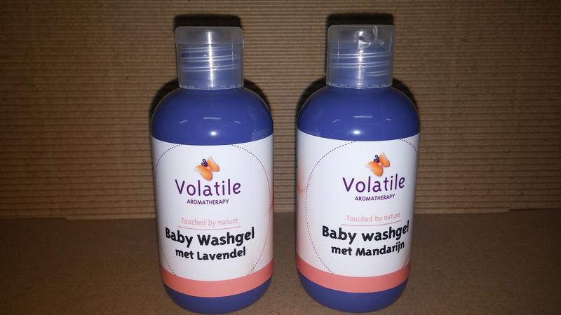 Volatile Baby Wasgel Mandarijn in 100ml bottle, gentle baby and toddler skincare product with citrus scent, shown in the image.