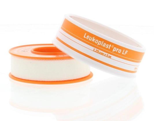 Leukoplast Hechtpleister pro adhesive bandage, 5m x 1.25cm, in a pack of one, for secure wound coverage and protection.