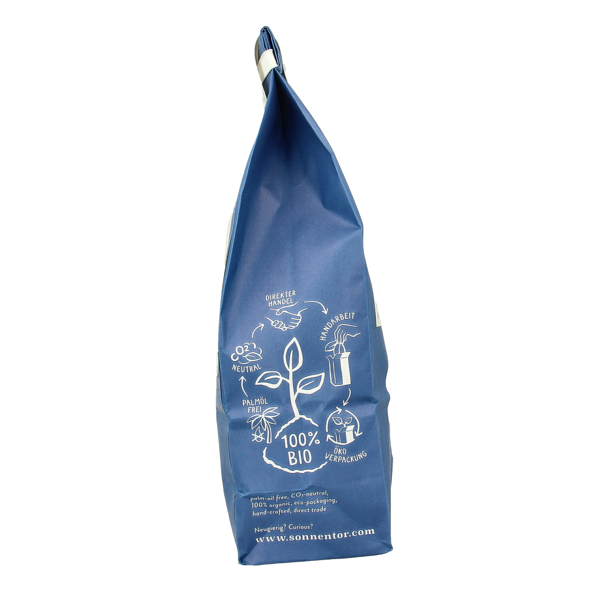 Sonnentor Lindebloesem bio loose tea in a clear glass jar, showing delicate dried linden blossoms for soothing herbal infusion.