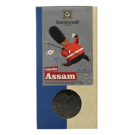 Sonnentor Engelse zwarte thee sterke Assam los bio, 95g, in a clear tea bag with dark amber liquid and tea leaves.