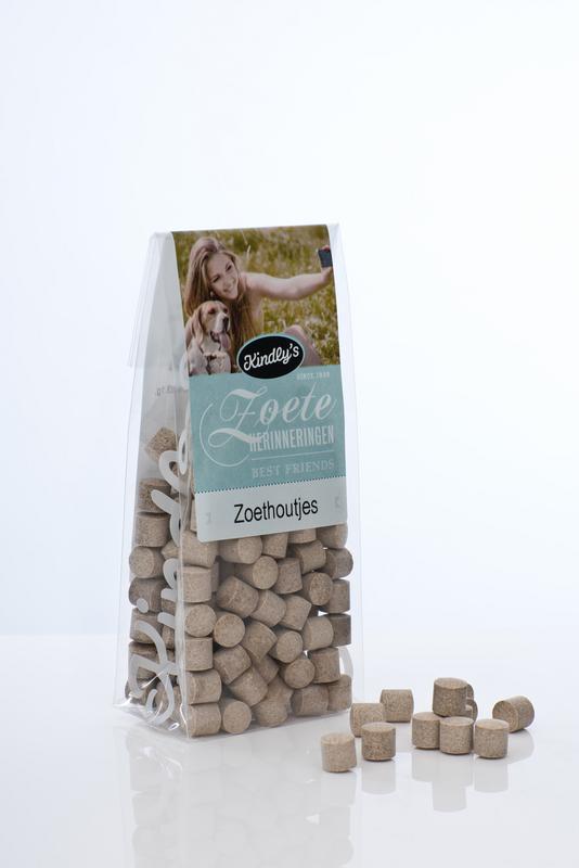 Kindly's Zoethoutjes zoete herinneringen candy, 150g, soft licorice sweets in a clear package with colorful branding.