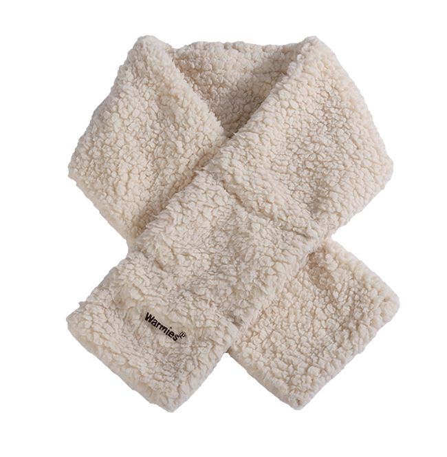 Warmies Sherpa beige shawl draped over kruiken, soft and cozy fabric, showcasing the warm and comfortable design.