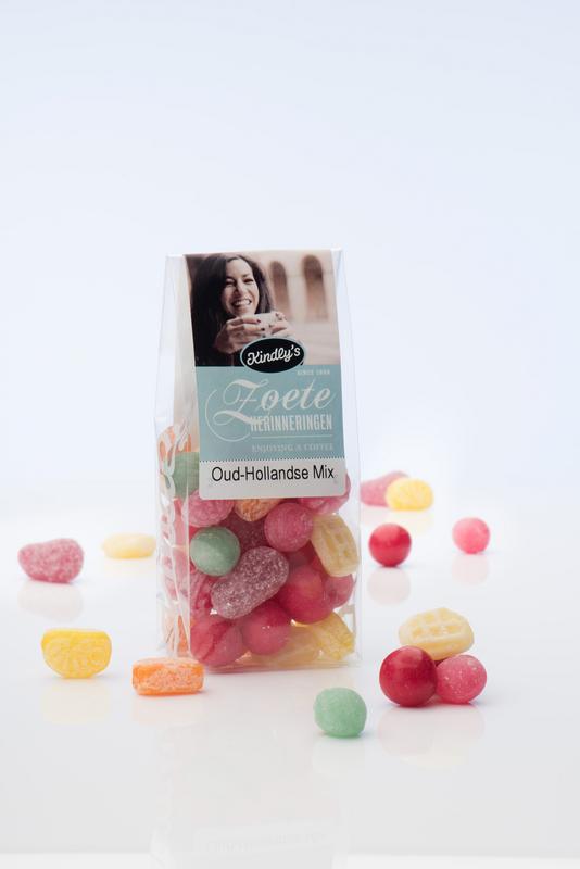 Kindly's Oudhollandse mix snoepgoed in 170g, featuring a colorful assortment of traditional Dutch sweets.