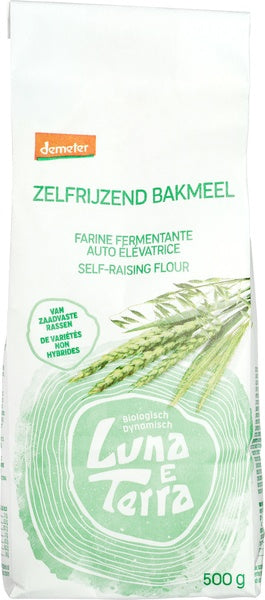 Luna E Terra Demeter bio self-raising flour in a 500g bag, ideal for baking and cooking, shown in the product image.