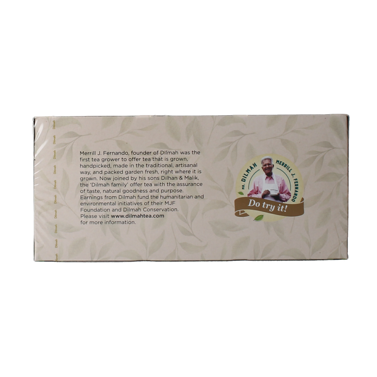 Dilmah Pure green tea in a box with 100 tea bags, showcasing the green tea packaging and tea bags inside.
