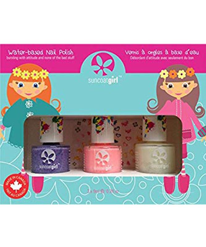 Suncoat Girl Pretty Me nail polish set featuring colorful nail lacquers in a make-up kit for kids.