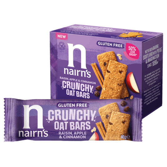 Nairns crunchy oat bars with raisins and apple, 160g, showing golden-brown koeken with visible raisins and apple pieces.
