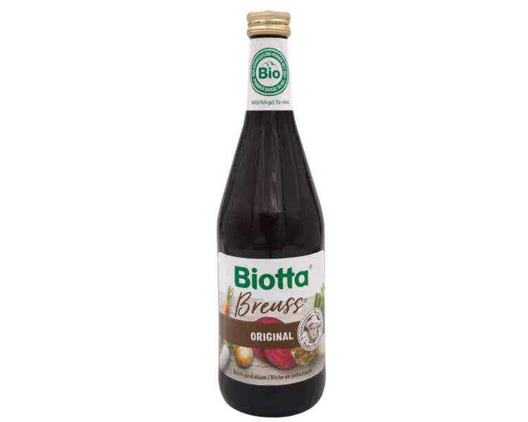 Biotta Groentesap puur Breuss bio in 500ml bottle, featuring fresh vegetable juice in a clear glass container.