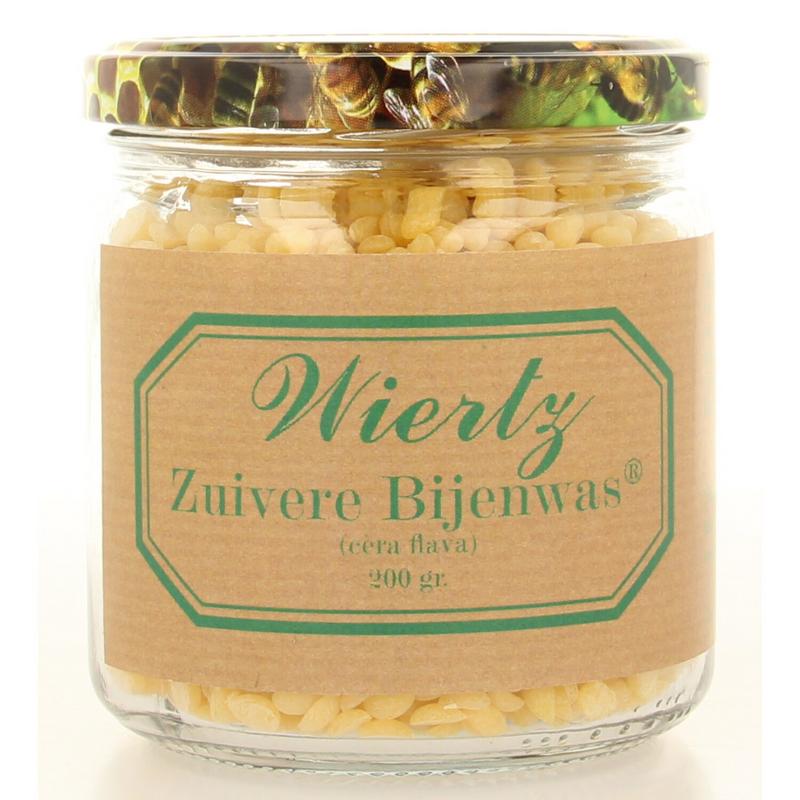 Wiertz Bijenwas zuiver, 200g, natural beeswax block for cleaning and polishing purposes, in a clear view.