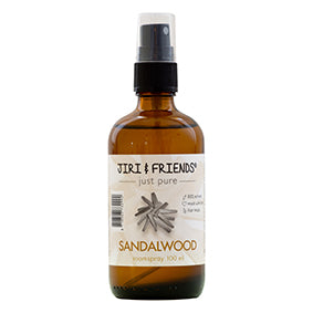 Jiri & Friends Sandalwood aromatherapy spray bottle, Huisparfum 100ml with natural sandalwood scent, shown in the image.