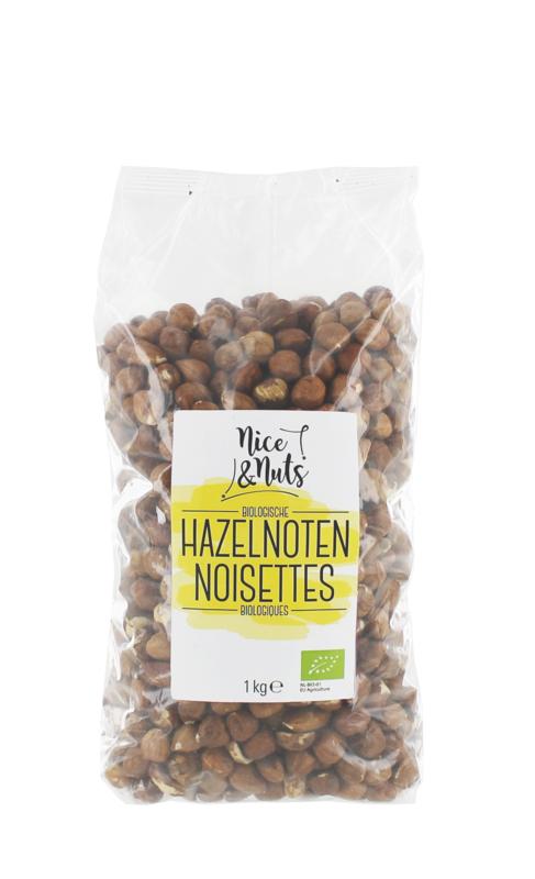 Organic hazelnuts from Nice & Nuts in a 1kg bag, raw superfood nuts with rich flavor and natural texture.
