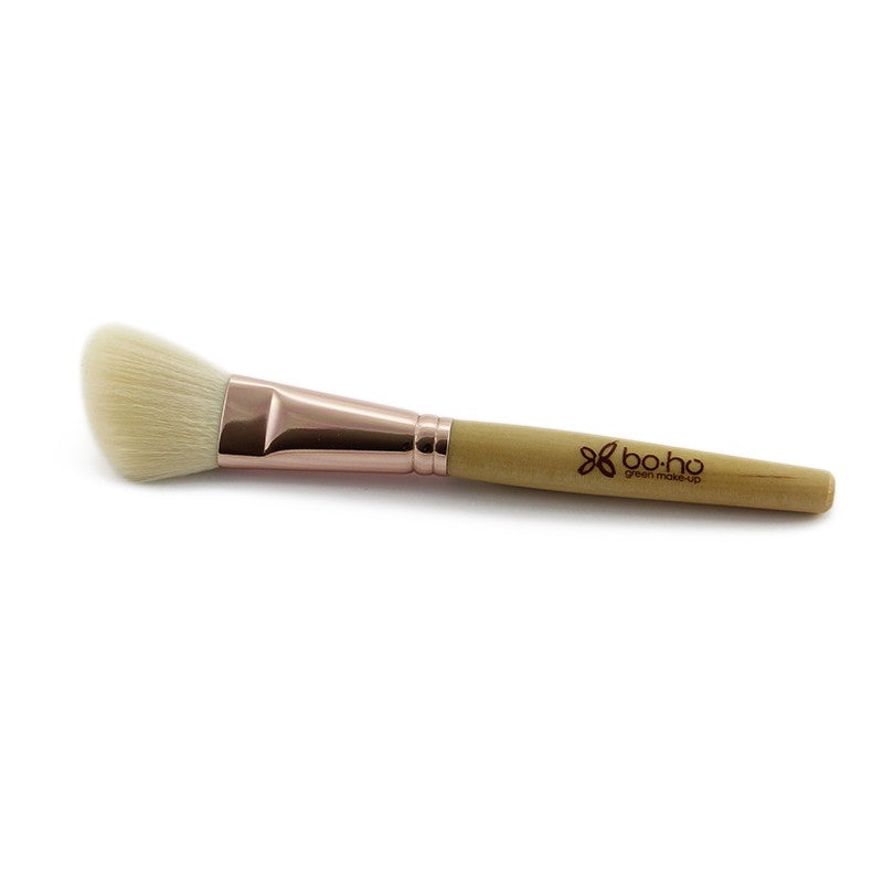 Boho Green Makeup vegan blush brush 06 for applying powder or blush, with a natural wooden handle and soft bristles.