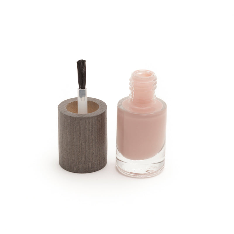 Boho Green Makeup Boho Green Makeup Nagellak Plume 24 nail polish bottle with green packaging and brush applicator.