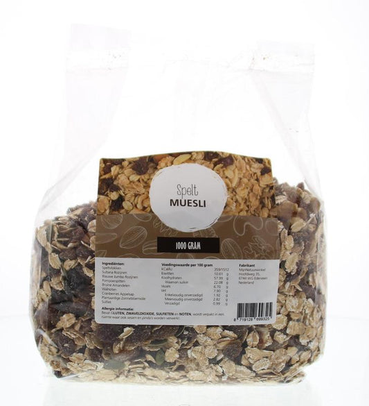 MijnNatuurwinkel Spelt muesli in 1 kg bag, natural breakfast cereal with whole spelt grains, on a wooden table.