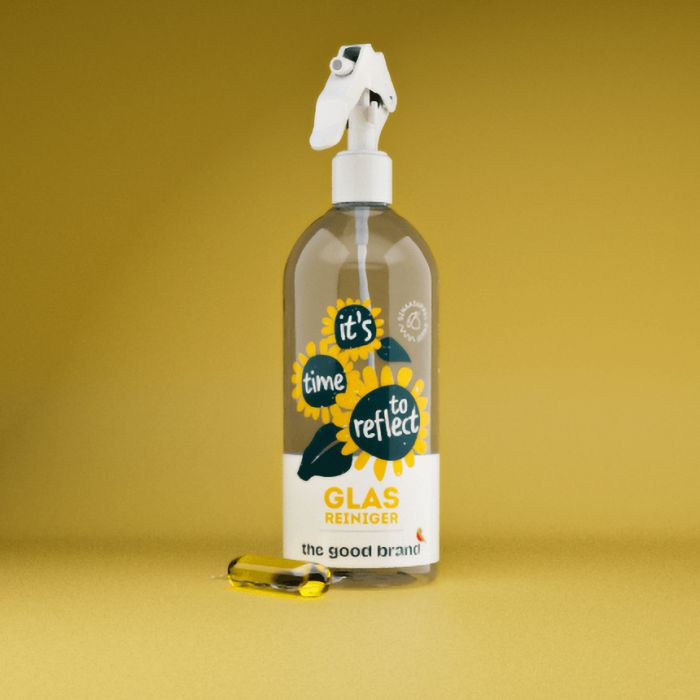 The Good Brand glass cleaner spray bottle with 500ml capacity and a cleaning pod, suitable for sparkling, streak-free windows and glass surfaces.